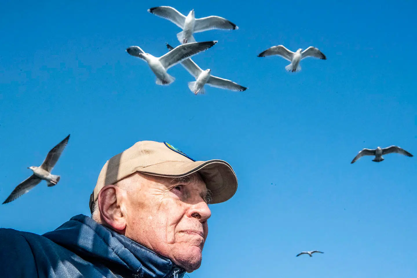 Kjeld Hillingsø på Øresund i mandags. Han har fisket siden barndommen i Aarhus. To gange om året tager han på fisketur med sønnen Jens, der er læge og klinikchef.