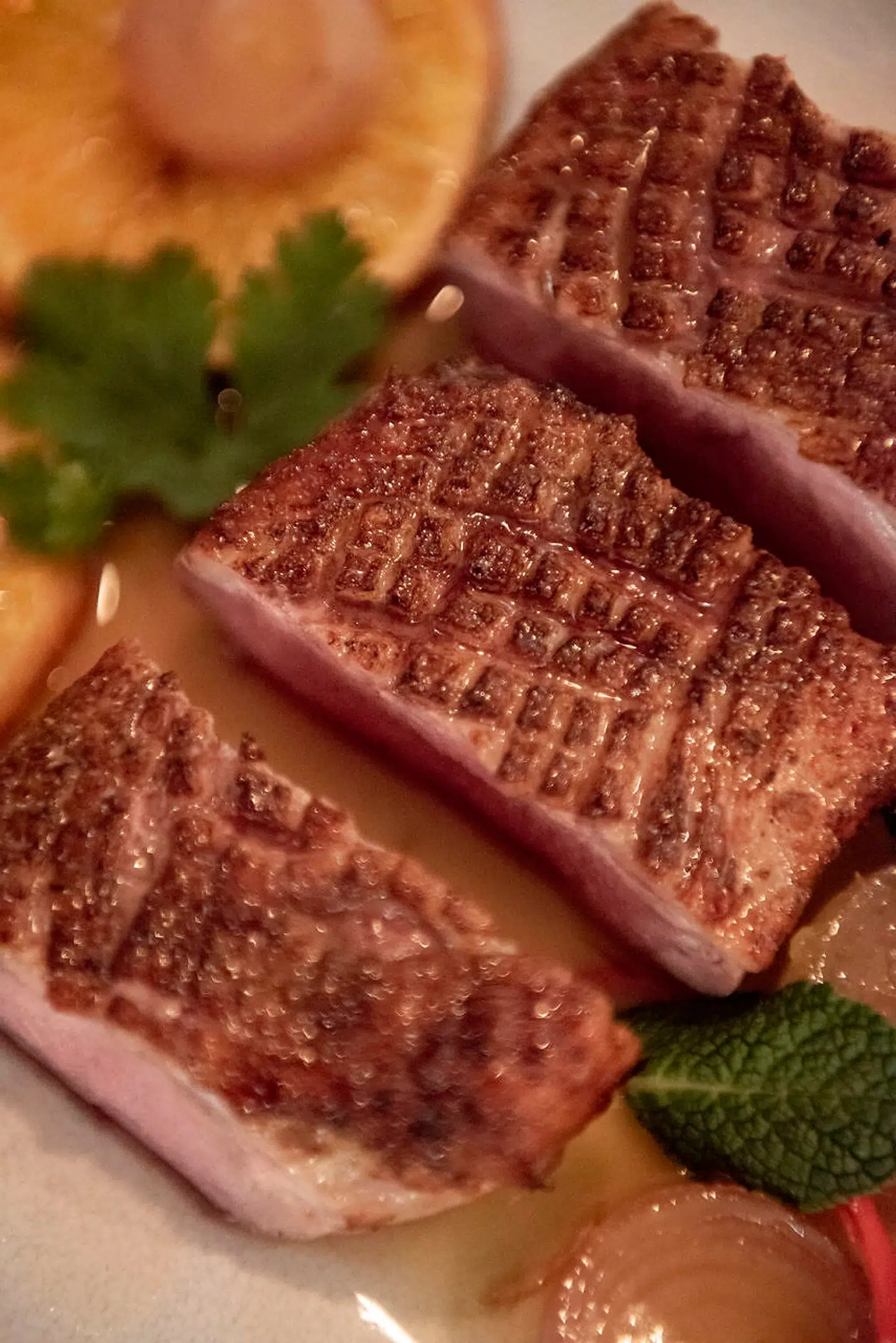 Vietnamese sprødt andebryst a l'orange