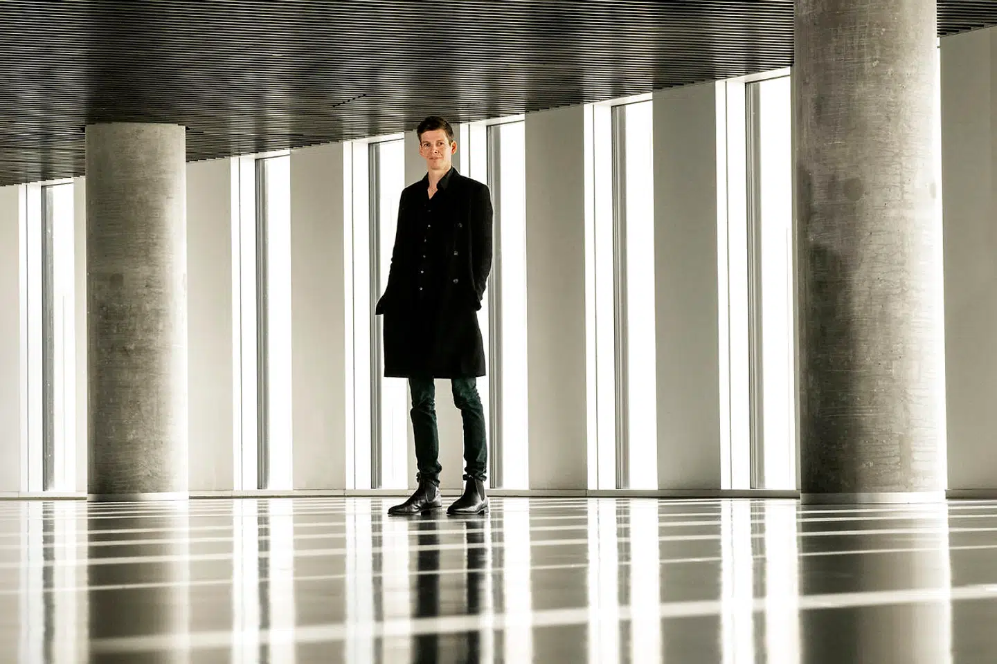 Nikolaj Nyholm, som har skabt Blast-turneringen og vil gøre det til et kæmpe brand lige så kendt som motorsportens Formel 1. På lørdag fyldes Royal Arena af e-sports fans, da den store e-sportsturnering Blast Pro bliver skudt i gang. Det er en turnering, der er ved at manifestere sig som den største af sin slags i verden og bag den samt verdens bedste e-sportshold Atralis, står Nikolaj Nyholm, der ejer selskabet RFRSH