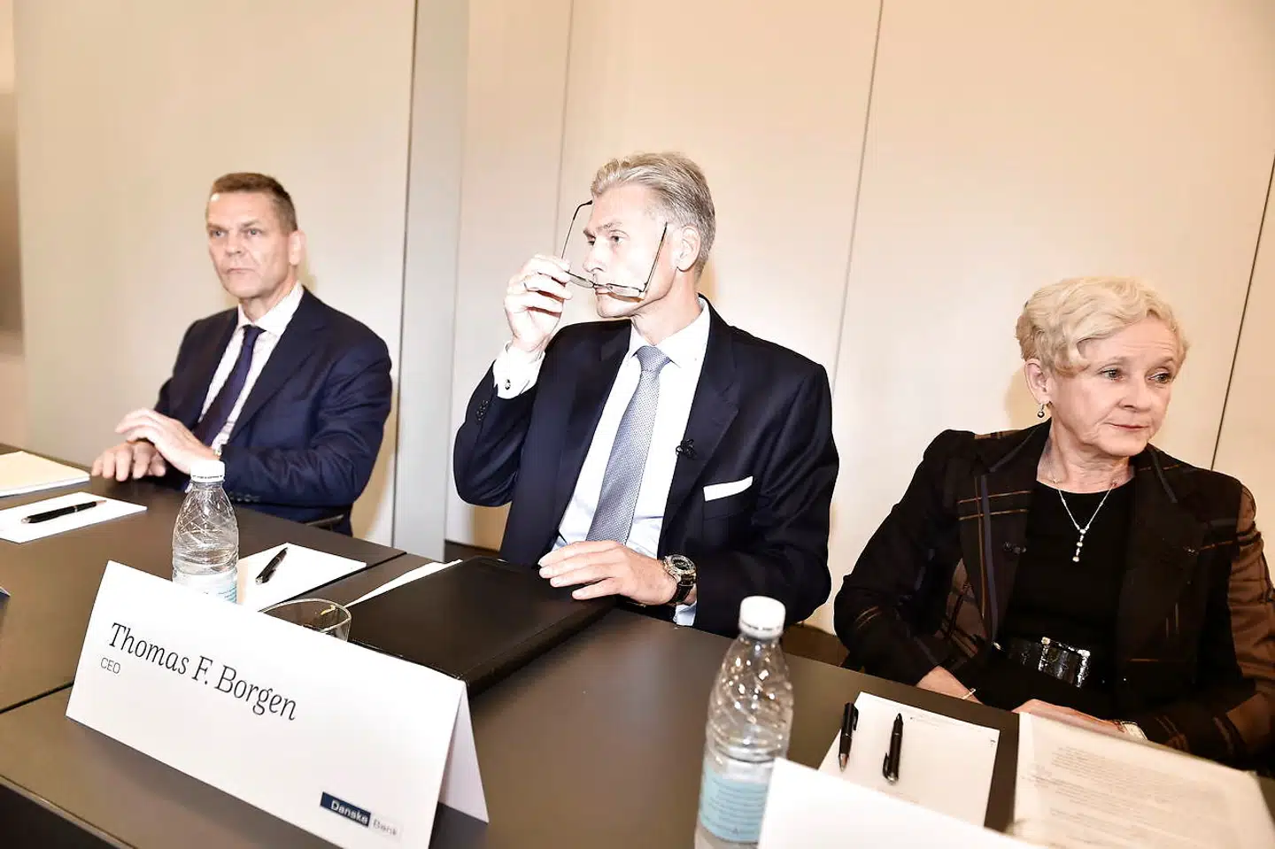 Britiske Carol Seargent (t.h.) er fra 18. marts den eneste kvinde i Danske Banks bestyrelse. Hun ses her på bankens pressemøde i september 2018, da banken fremlagde sin selvbestaltede advokatundersøgelse om hvidvasksagen.