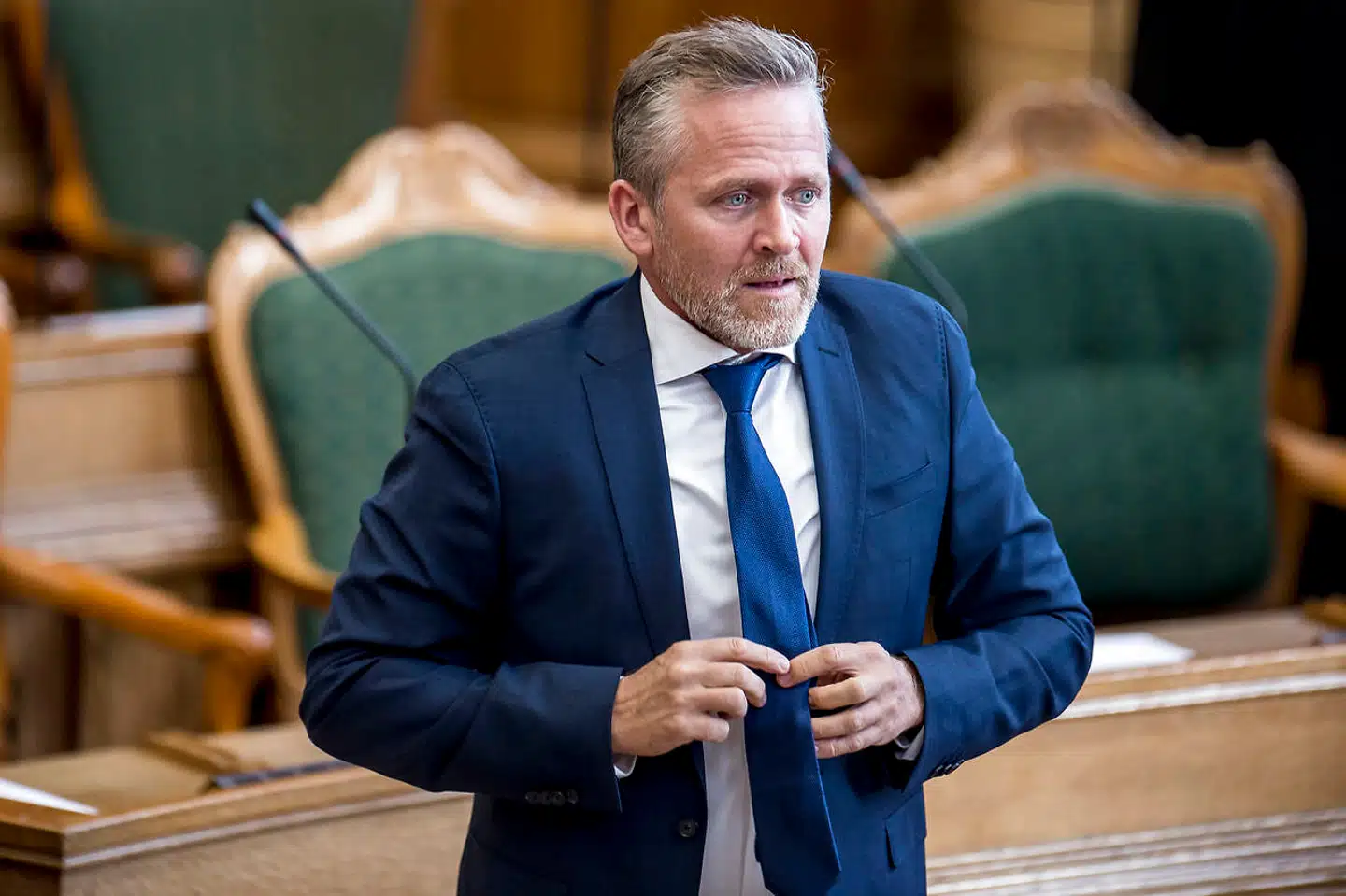 Udenrigsminister Anders Samuelsen (LA) kritiseres for at tale med to tunger, når det gælder retsforfølgelse af jihadister.