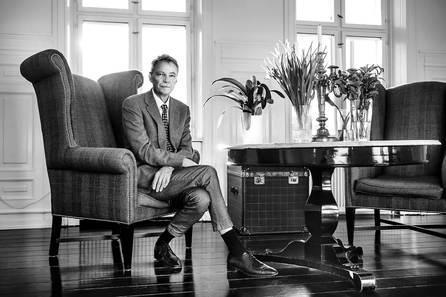 »Som udgangspunkt integration. Men personer, der er her på tålt ophold, skal hjemsendes hurtigst muligt. Enten må vi bruge Marrakech-aftalen eller betale de respektive lande, de kommer fra, eller lande der ligger i nærheden, for at tage imod dem,« siger Klaus Riskær Pedersen.