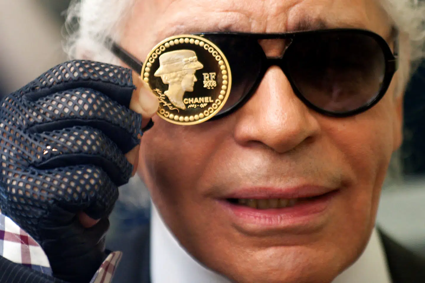 Lagerfeld designede en 5-euro-mønt for at fejre 125-året for Gabrielle »Coco« Channels fødsel i 2008.