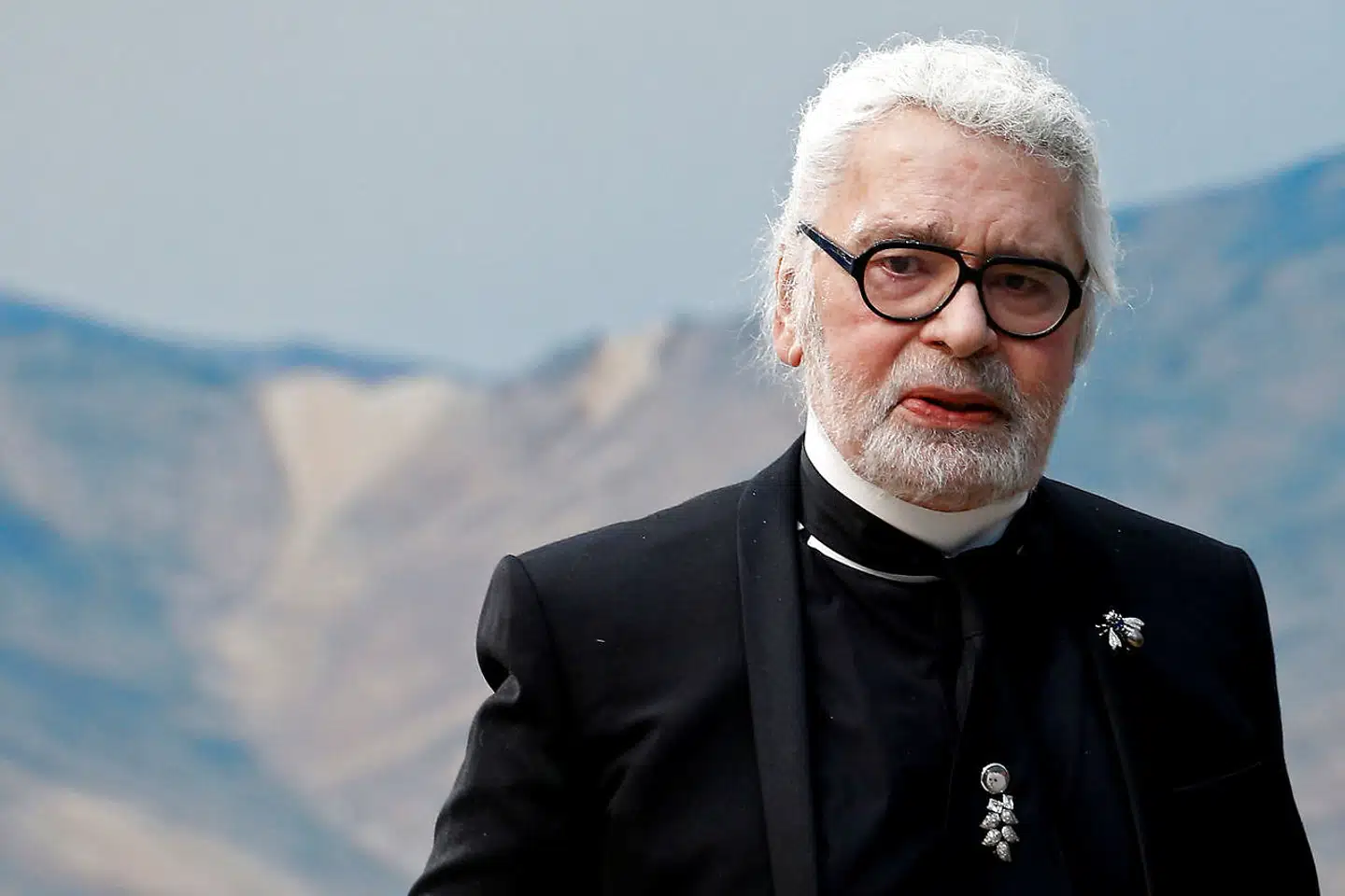 Et af de senere billeder af Karl Lagerfeld fra 2. oktober 2018, hvor han præsenterede en kollektion til foråret og sommeren 2019.