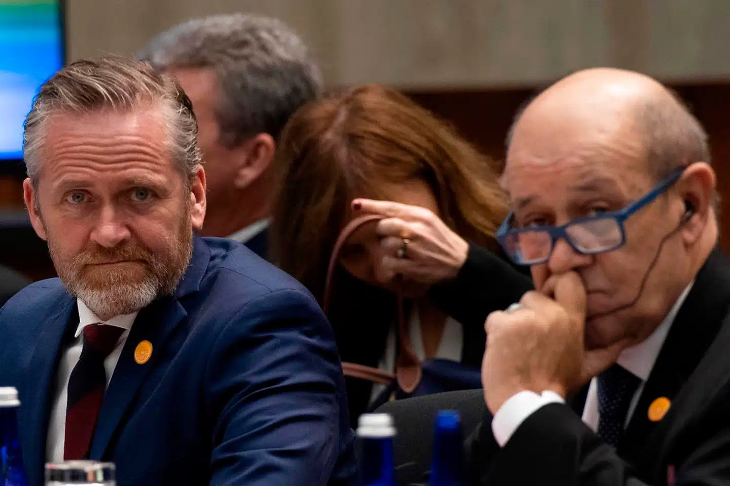 I weekenden tweetede Donald Trump til Europa og bad EU-lederne om at hjemhente de europæiske jihadister, som sidder fængslet i det nordøstlige Syrien. Men EU er langtfra enige om, hvordan det skal gøres. På billedet her ses Danmarks udenrigsminister, Anders Samuelsen (LA) og Frankrigs udenrigsminister, Jean-Yves Le Drian (R).