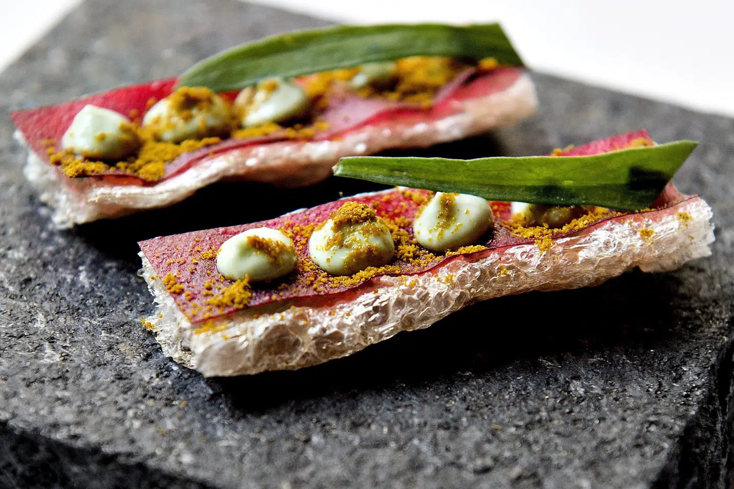 Restaurant Era Ora på Christianshavn er den fineste italienske restaurant herhjemme, med en michelinstjerne, og tilsvarende niveau på betjening og vinkort.