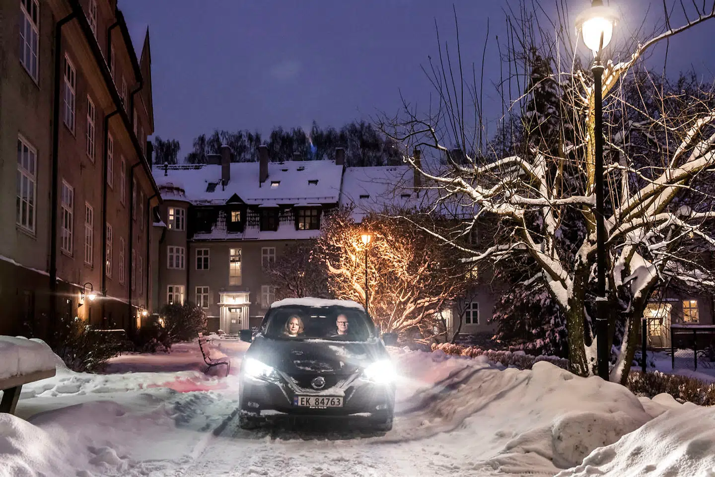 »Vi havde ikke købt elbil bare af hensyn til miljøet. Hvis den var dyrere, så tror jeg, at man havde tænkt sig om en gang til,« siger Anders Marthinsen, der sammen med sin hustru på en dag med kørsels-forbud for dieselbiler i Oslo besluttede at tage ind til en bilforhandler for at skifte den gamle bil ud med en elbil.