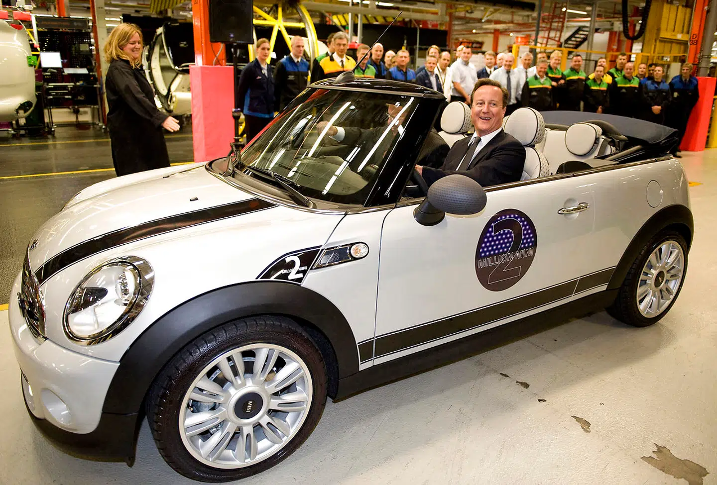 Både før og lige op til den britiske folkeafsteming om EU besøgte den britiske premierminister, David Cameron, BMWs fabrik, der producerer Mini’er tæt på Oxford.