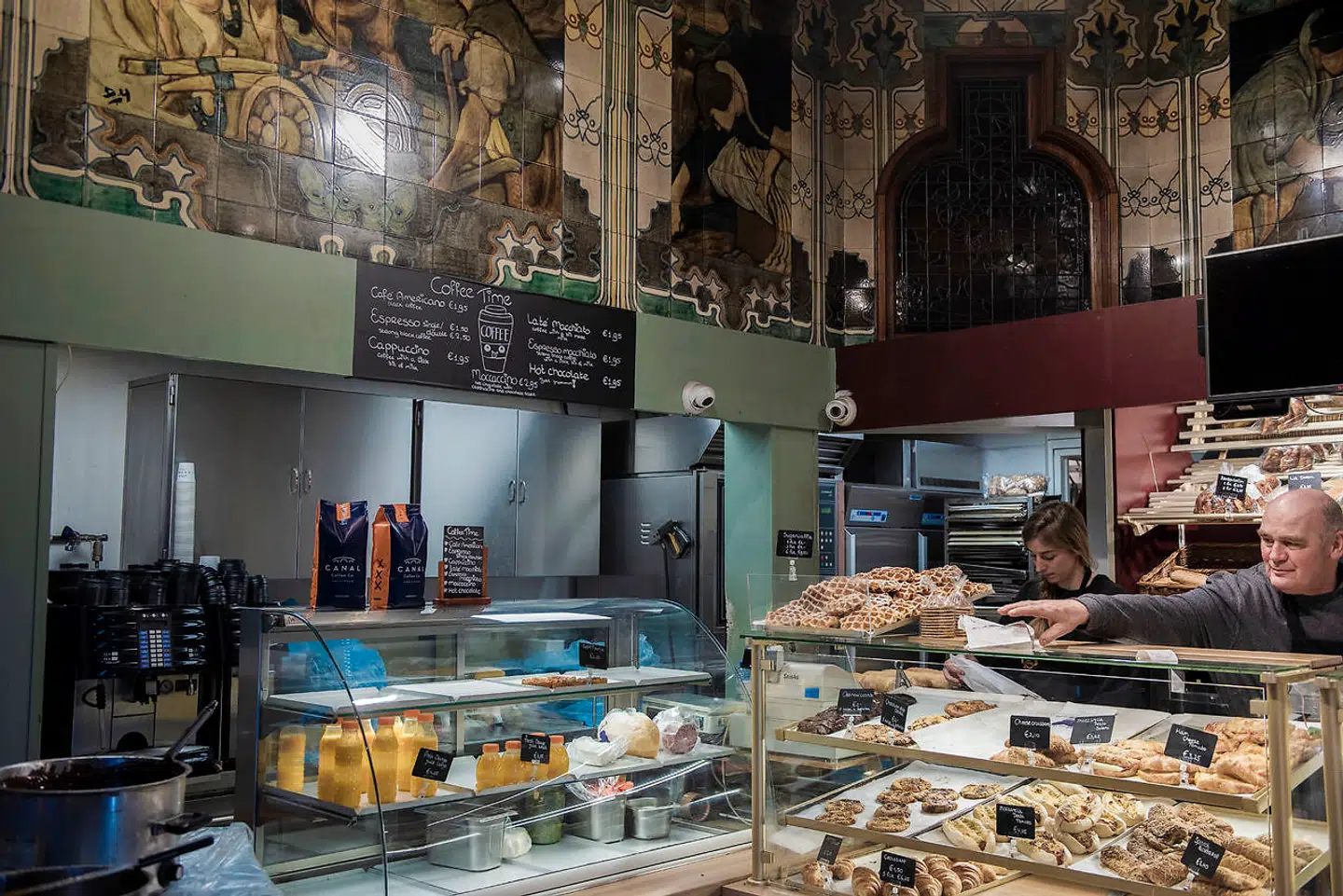 Hans Egstorfs bageri. Hans Egstorf har haft bageriet i 35 år.