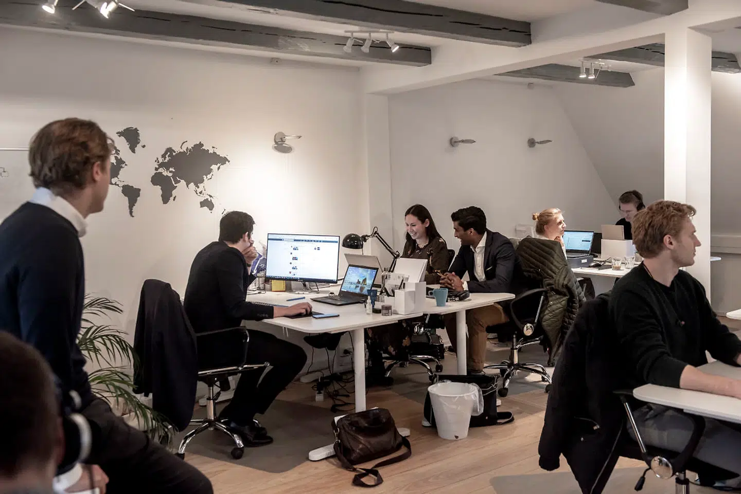 »Vi ansætter hellere end gerne folk direkte fra studiet – vi vil gerne have et ungt team, hvor alle er digitalt indfødte – også hellere end gerne udlændinge, da vi tænker internationalt fra dag ét med vores virksomheder,« siger Christian Arnstedt, adm. direktør.