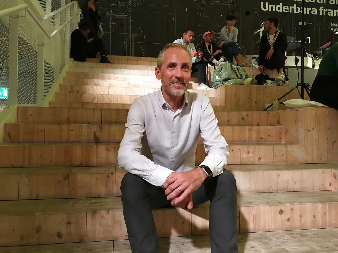 IKEA er i gang med en større transformation som detailhandel. Blandt andet har virksomheden eksperimenteret med leasing og salg af møbler på andre hjemmesider, større IKEA-byer med kontorer og lejligheder og tilbud med at samle møbler hjemme hos kunderne.