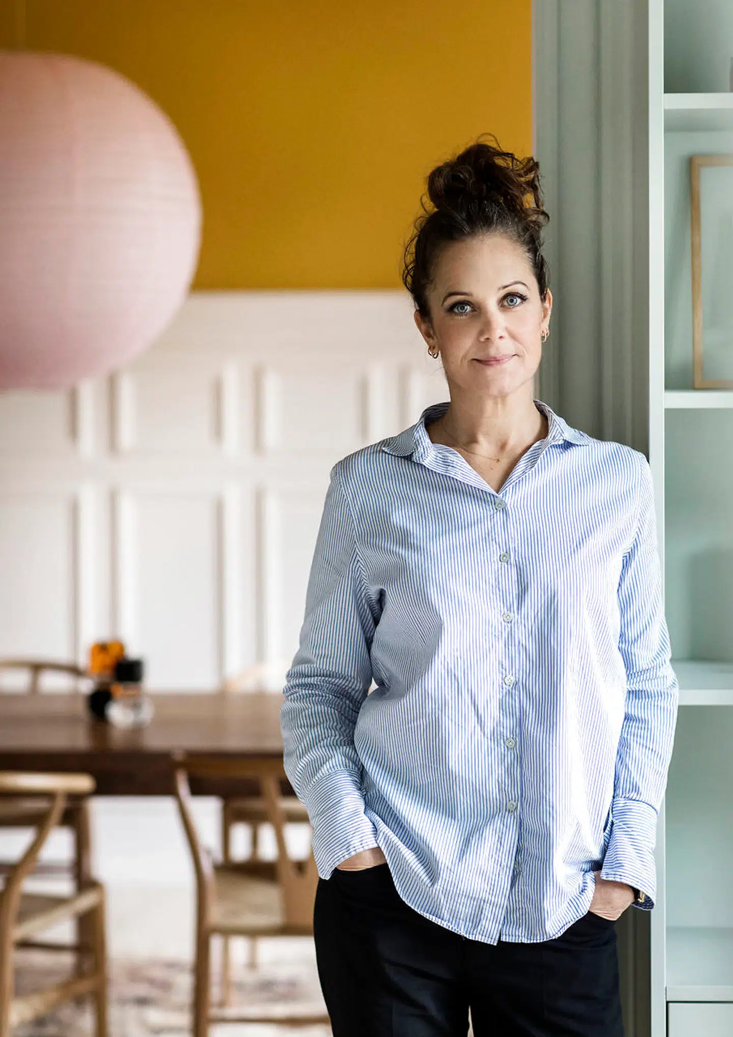 Marie Rønnebæk-Rørth, tidligere restauratør, nu indretningskonsulent. Bor sammen med sin mand, som er medejer af restauranten Silo i Nordhavn, og deres to børn på 12 og 8 år.