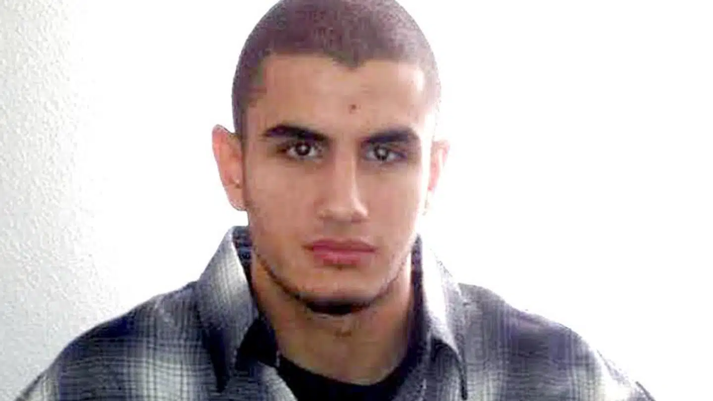 Omar El-Hussein var 22 år, da han angreb først Krudttønden på Østerbro og efterfølgende synagogen i Indre By og dræbte filminstruktøren Finn Nørgaard samt den jødiske vagt Dan Uzan.