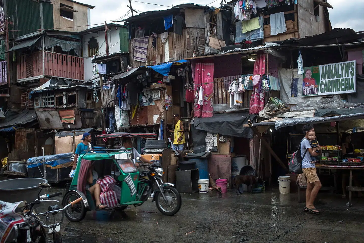 Børn har ikke samme værdi for en fattig befolkning i slumkvarterer, som de har for landbefolkningen. Det er med til at sænke fertilitetsraten i Afrika og Asien, der oplever en stigende urbanisering.