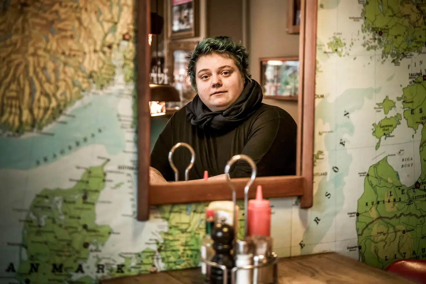 Lad være med at gå så meget op i, hvad andre tænker. Ingen af os er perfekte. Det budskab prøver Ena Spottag selv at efterleve.