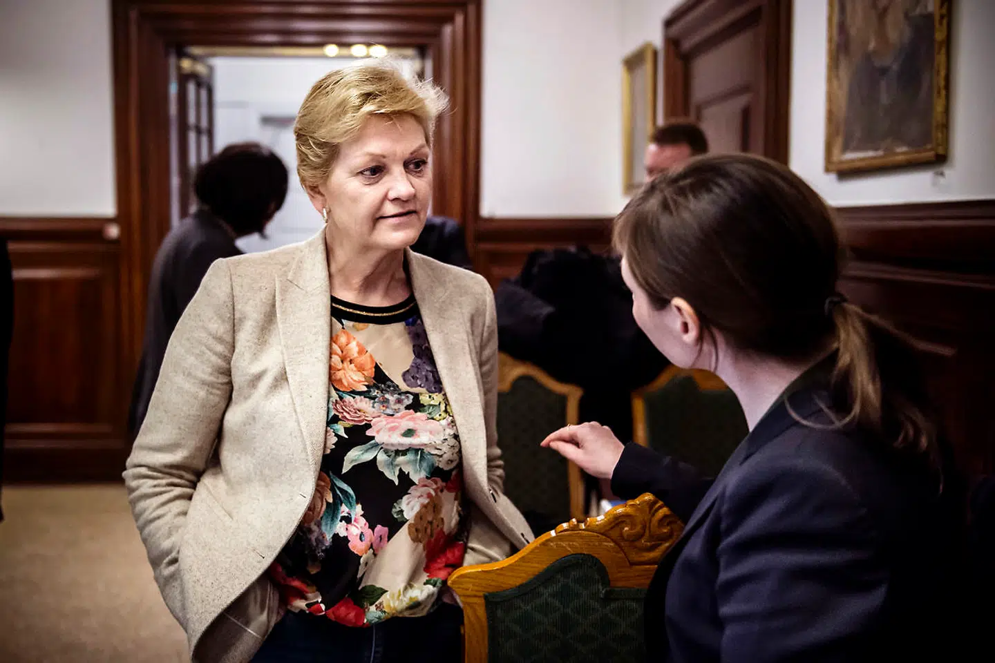 Fiskeriminister Eva Kjer Hansen beskyldes for at holde hånden over kvotekonger.