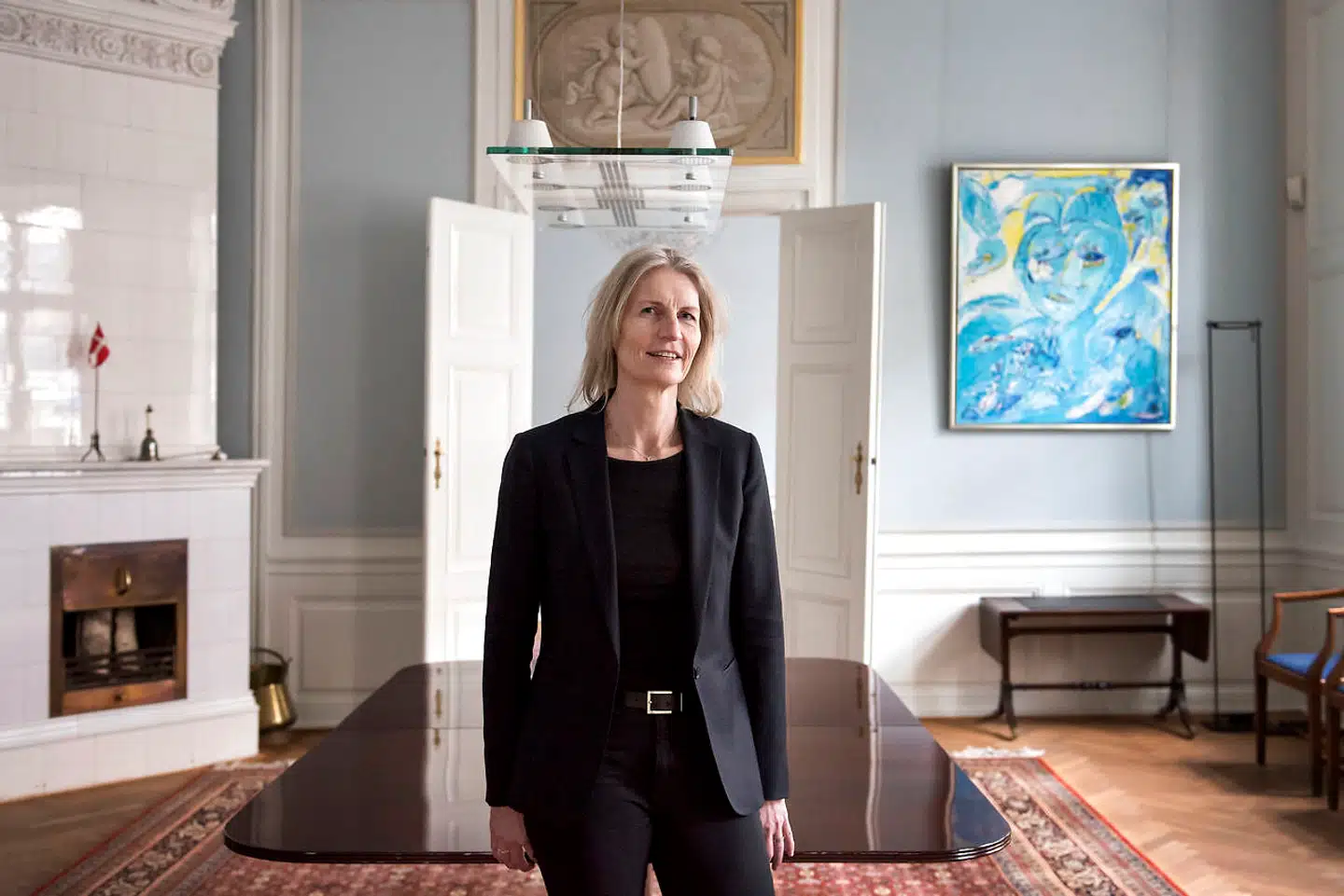 Helle Østergaard i Mary Fondens smukke lokaler i Amaliegade, få skridt fra Amalienborg.