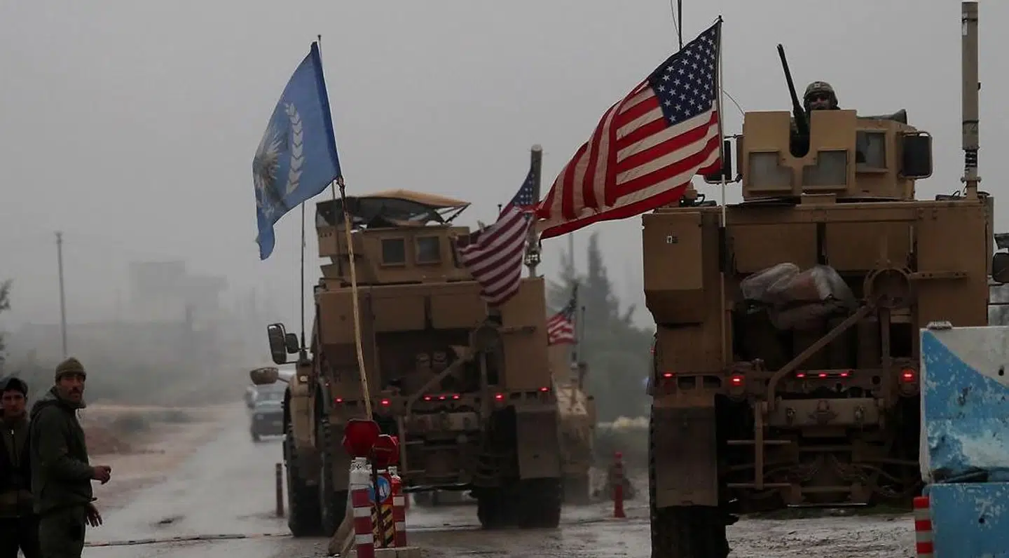 USA har lidt over 2.000 soldater i Syrien, de fleste specialstyrker. Billedet stammer fra byen Manbij i det nordlige Syrien.