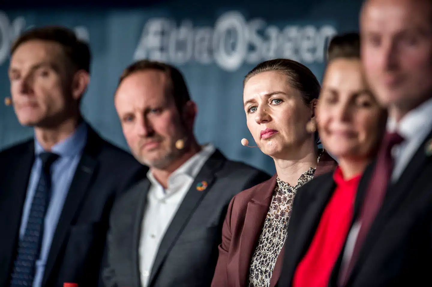 Kristian Thulesen Dahl (DF), Martin Lidegaard (R), Mette Frederiksen (S), Søren Pape Poulsen (K), Pia Olsen Dyhr (SF) og Kristian Jensen (V) under debat om sundhed, ældrepleje og værdig tilbagetrækning hos Ældre Sagen i København onsdag den 6. februar 2019. (Foto: Mads Claus Rasmussen/Ritzau Scanpix)