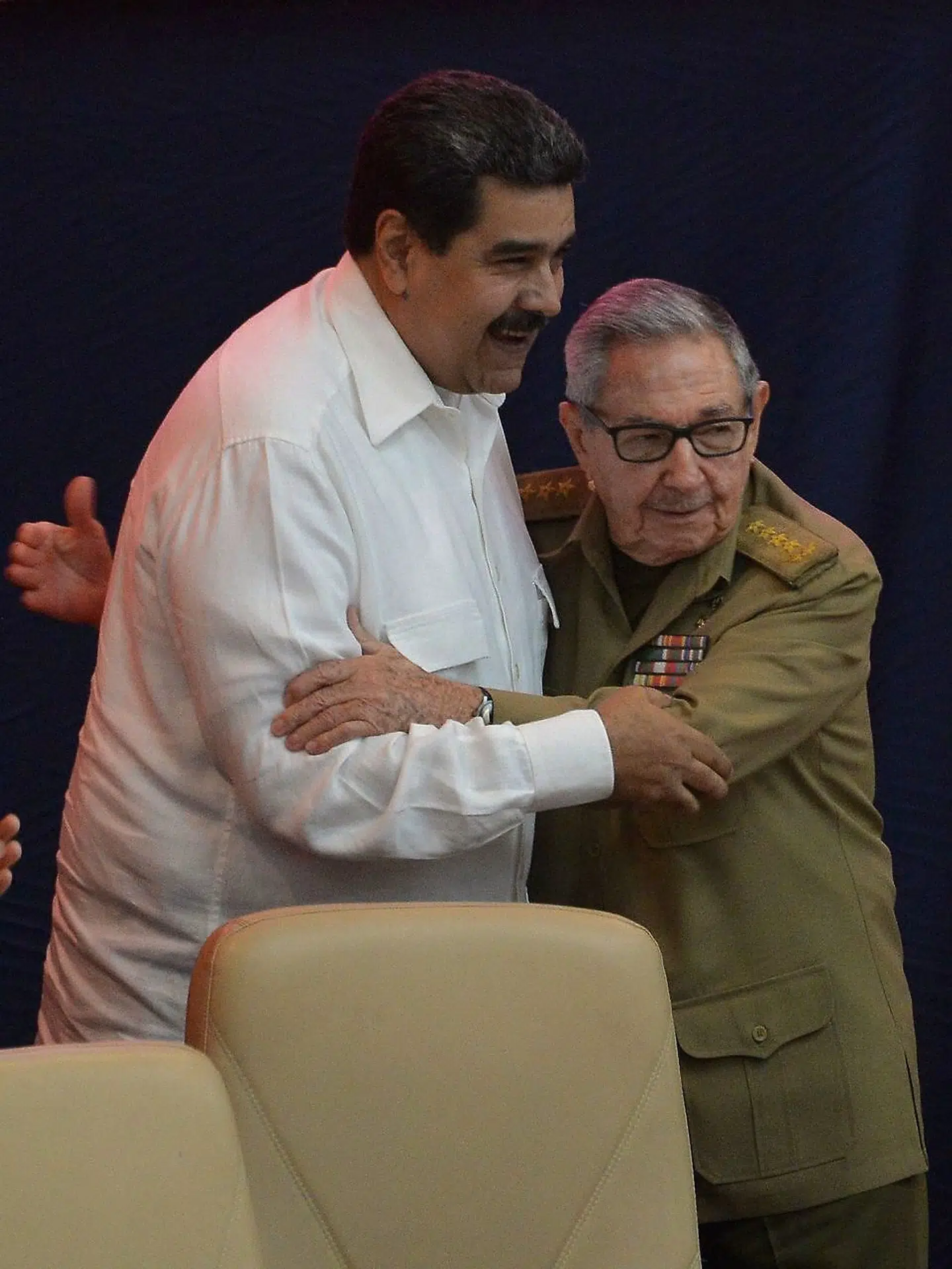 Venezuelas præsident, Nicolás Maduro, og den dengang 87-årige Raúl Castro, førstesekretær for Cubas kommunistparti og landets præsident. Fotografiet er taget i Havana d. 14. december 2018.