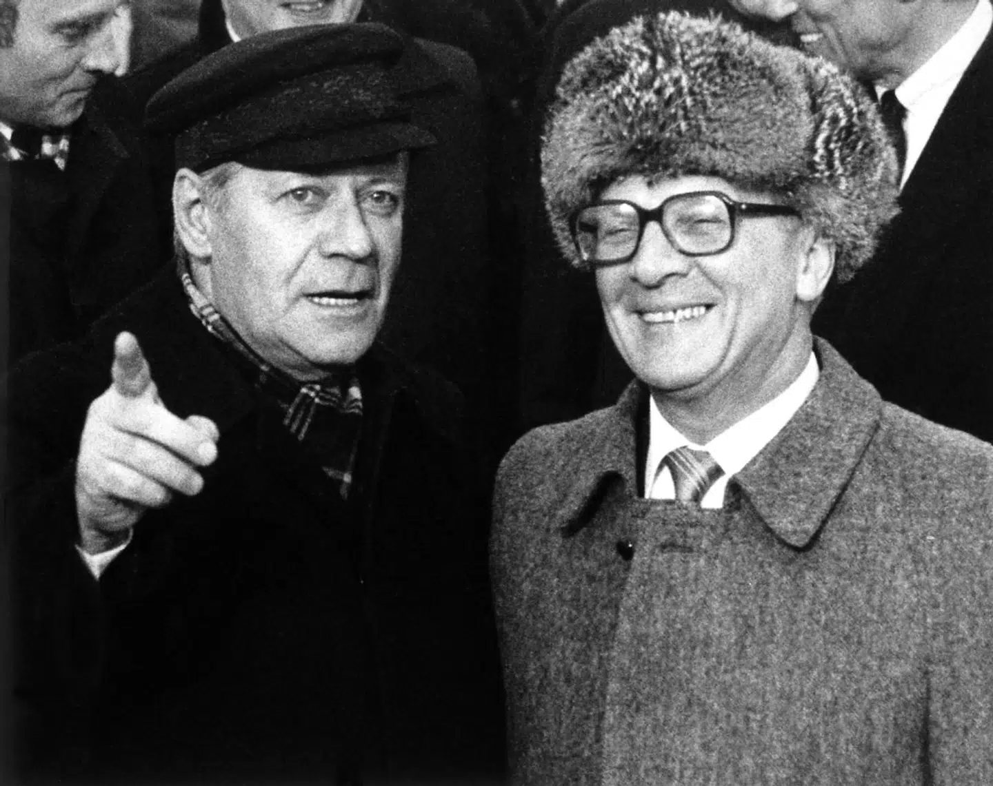 Kort tid efter drabet på Chris Gueffroy satte DDRs leder, Erich Honecker (t.h.) en stopper for, at der skulle skydes ved Berlinmuren. Her ses han sammen med Vesttysklands kansler, Helmut Schmidt, i 1981.