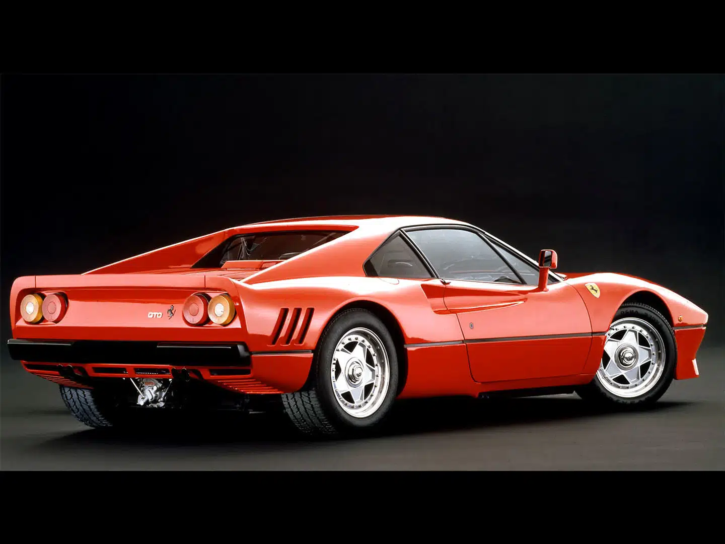 Ferrari lancerede både Testarossa og denne forrygende Ferrari 288 GTO i 1984.