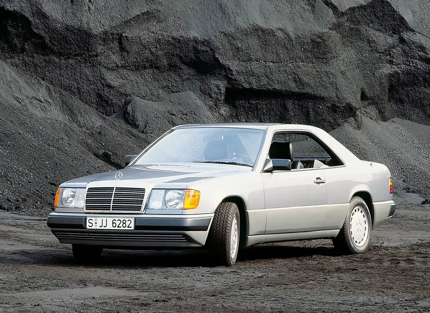 Mercedes W124 er forløberen til vore dages E-Klasse, og den var en revolution ved introduktionen i 1984.