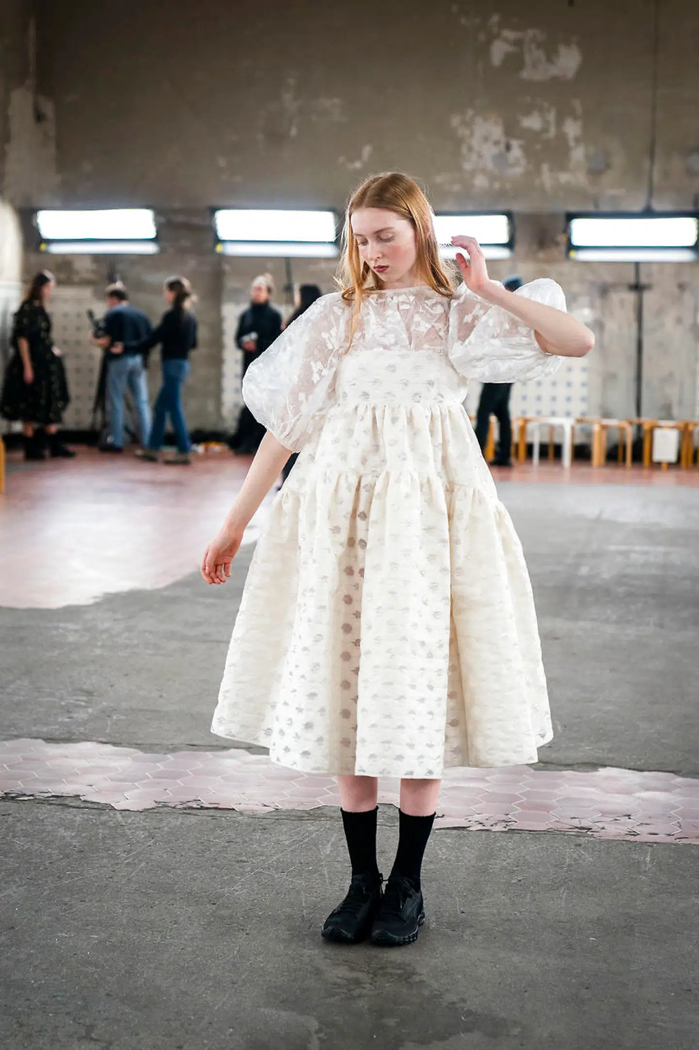 I Cecilie Bahnsens kreative univers, får vi kun lov til at drømme i sort og hvid – med enkelte gule solstråler, som markante undtagelser.