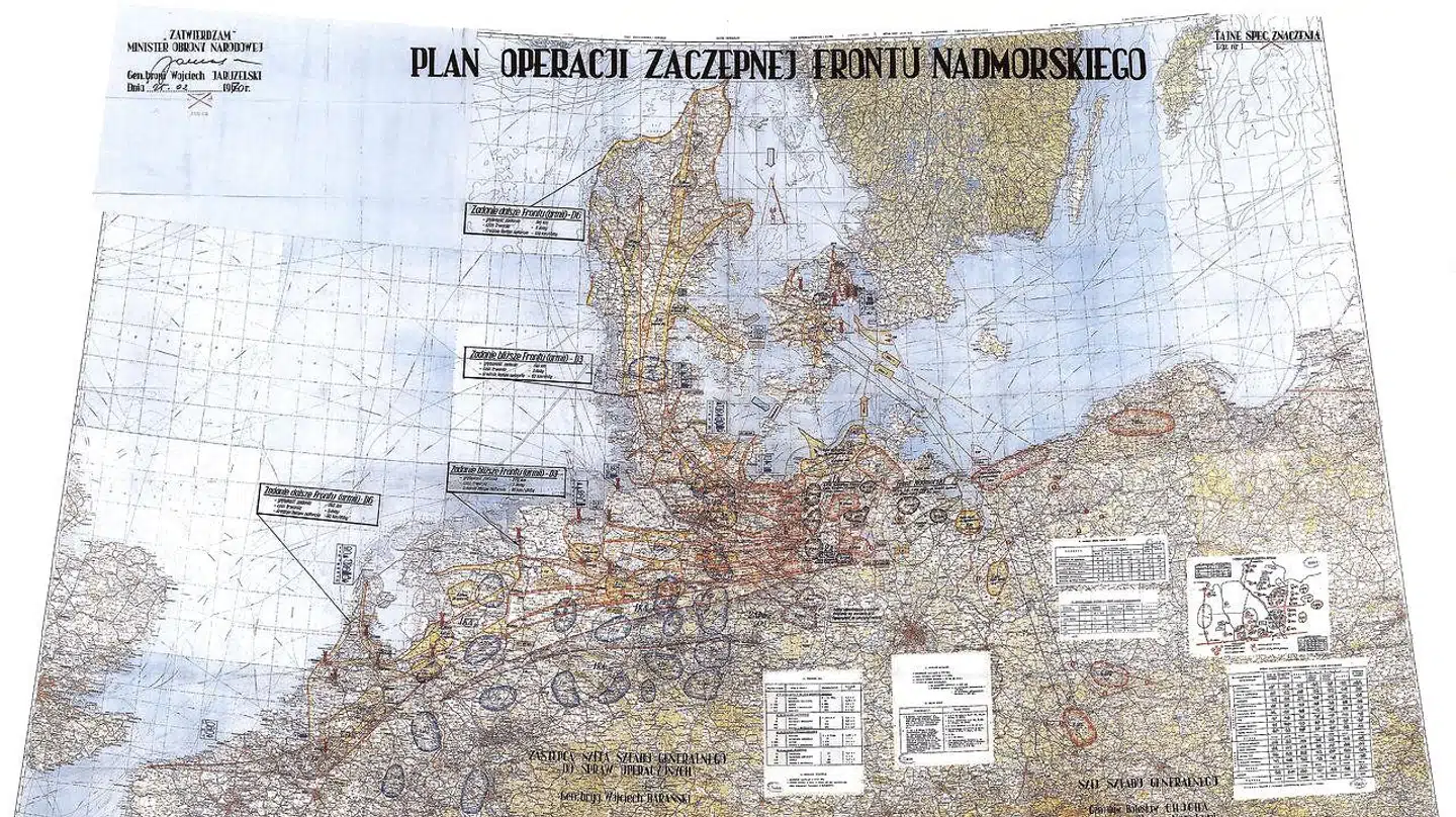 Warszawapagten og den polske generalstab udarbejdede nøje planer for, hvordan et angreb på Danmark skulle genneføres. Der indgik taktiske atomvåben i angrebsplanen mod Danmark, så en mulighed, arbejdede Polen med, var reelt at lægge Danmark øde.