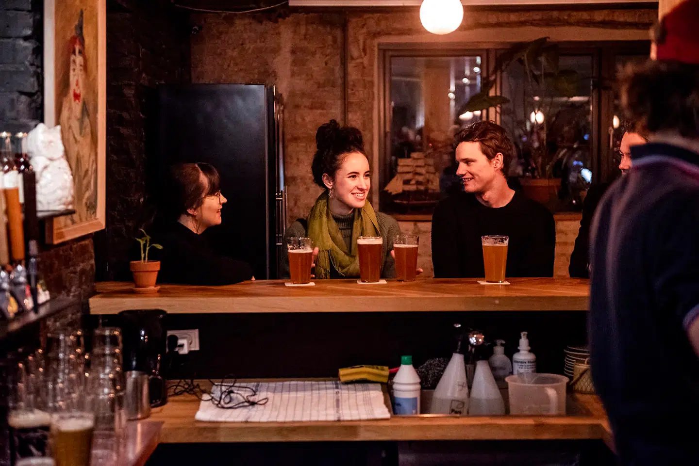 Baren med 20 fadølshaner ligger i Nørrebro Bryghus' kælder.