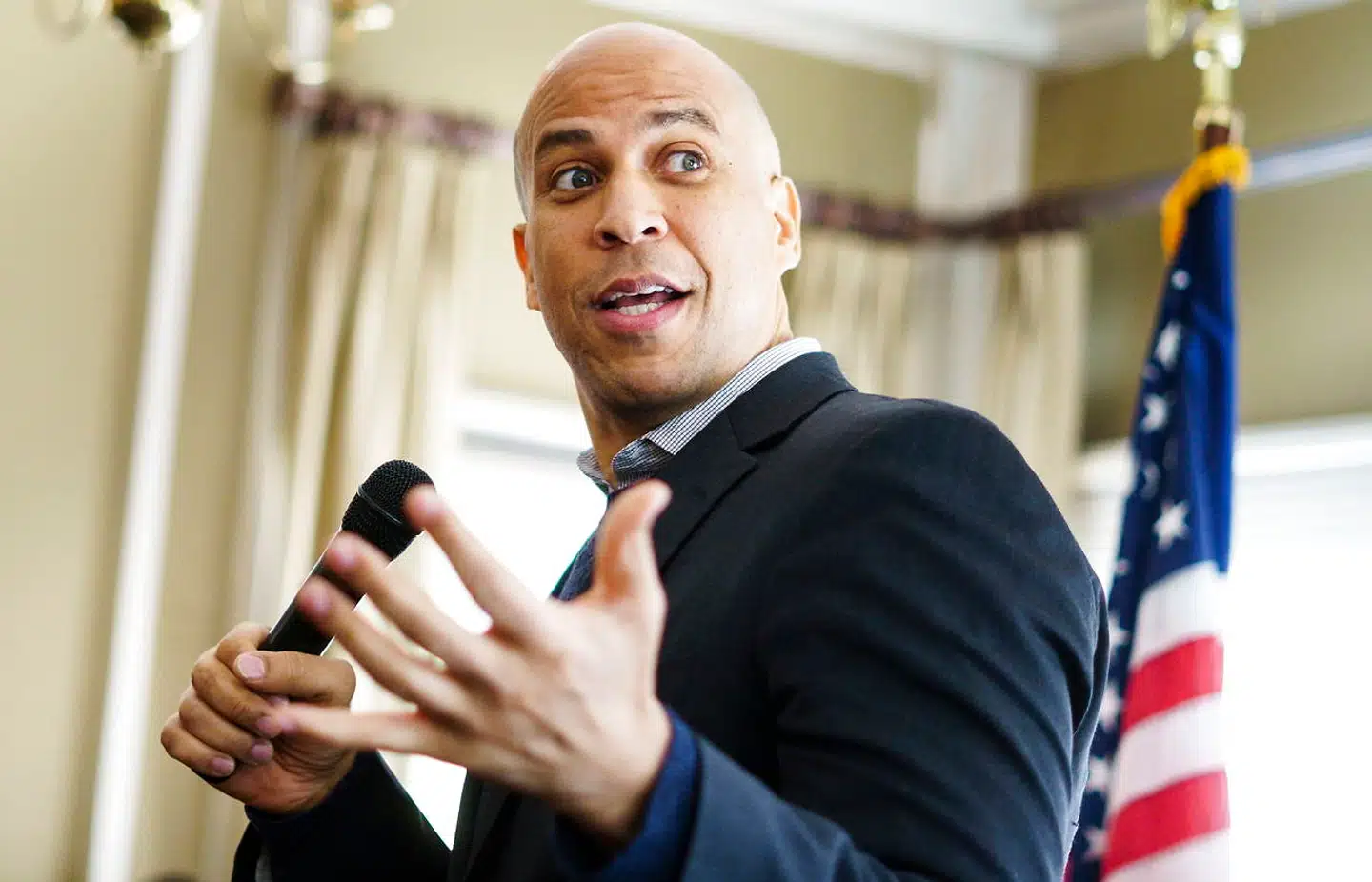 I en video annoncerer senator Cory Booker, at han stiller op til præsidentvalget i USA i 2020.