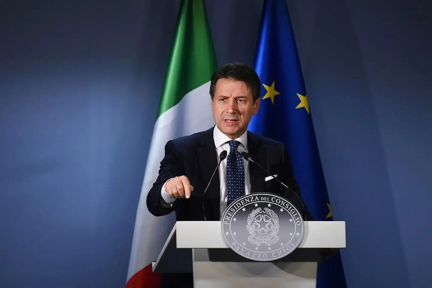 Italiens premierminister Giuseppe Conte står i spidsen for et land, der kæmper med store økonomiske problemer. Netop offentliggjorte væksttal viser, at landet nu er inde i en teknisk recession.
