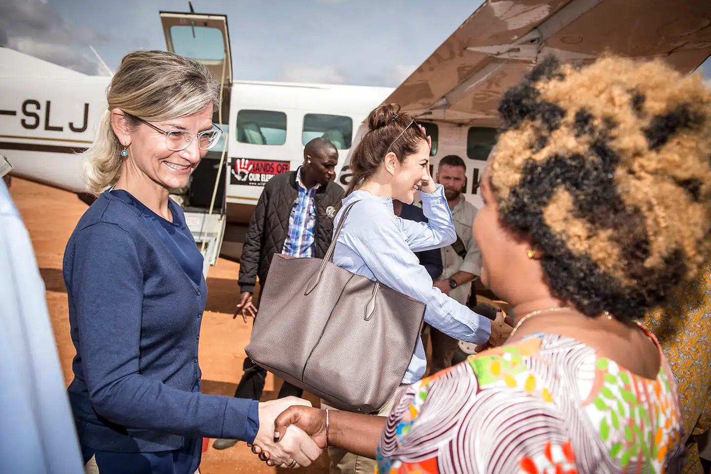 Danmarks udviklingsminister Ulla Tørnæs (tv.) har stor tiltro til danske virksomheders innovationsevne og den rolle de kan spille i at løse nogle af klodens store udfordringer. I fteråret besøgte hun Kenya sammen med Kronprinsesse Mary. Besøget havde fokus på kvinder og pigers ligestilling, hvilket er et af FN's verdensmål. Danmark har haft et udviklingsengagement i Kenya siden landets uafhængighed i 1963.
