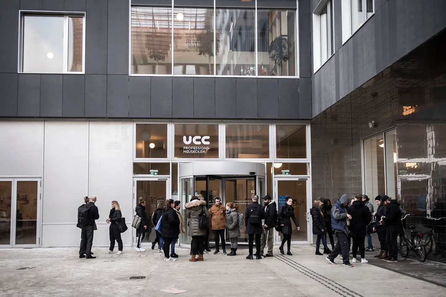 Der er 2.000 lærerstuderende på Campus Carlsberg på Københavns Professionshøjskole, og ledelsen vil nu gøre meget mere ud af at ruste skolens undervisere i at håndtere kulturelt betingede spændinger, når de underviser de lærerstuderende.