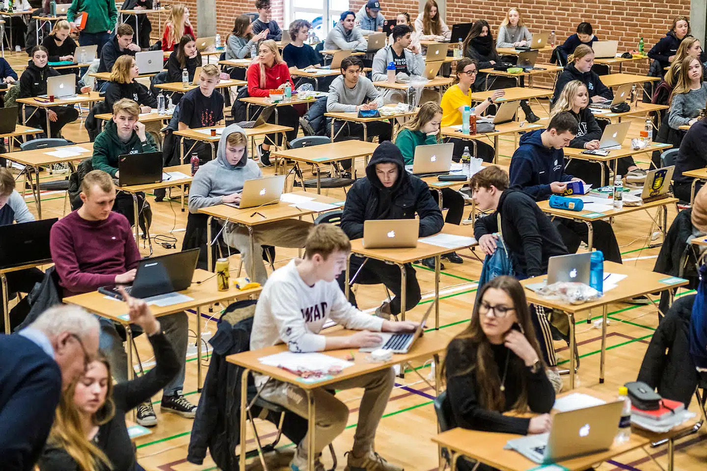 Den franske karakterskala med 20 trin har mange af de egenskaber, som vi savner. Den har små spring, som er ækvidistante i hele skalaen, den har ingen negative karakterer, og den har muligheden for at belønne den ekstraordinære præstation.