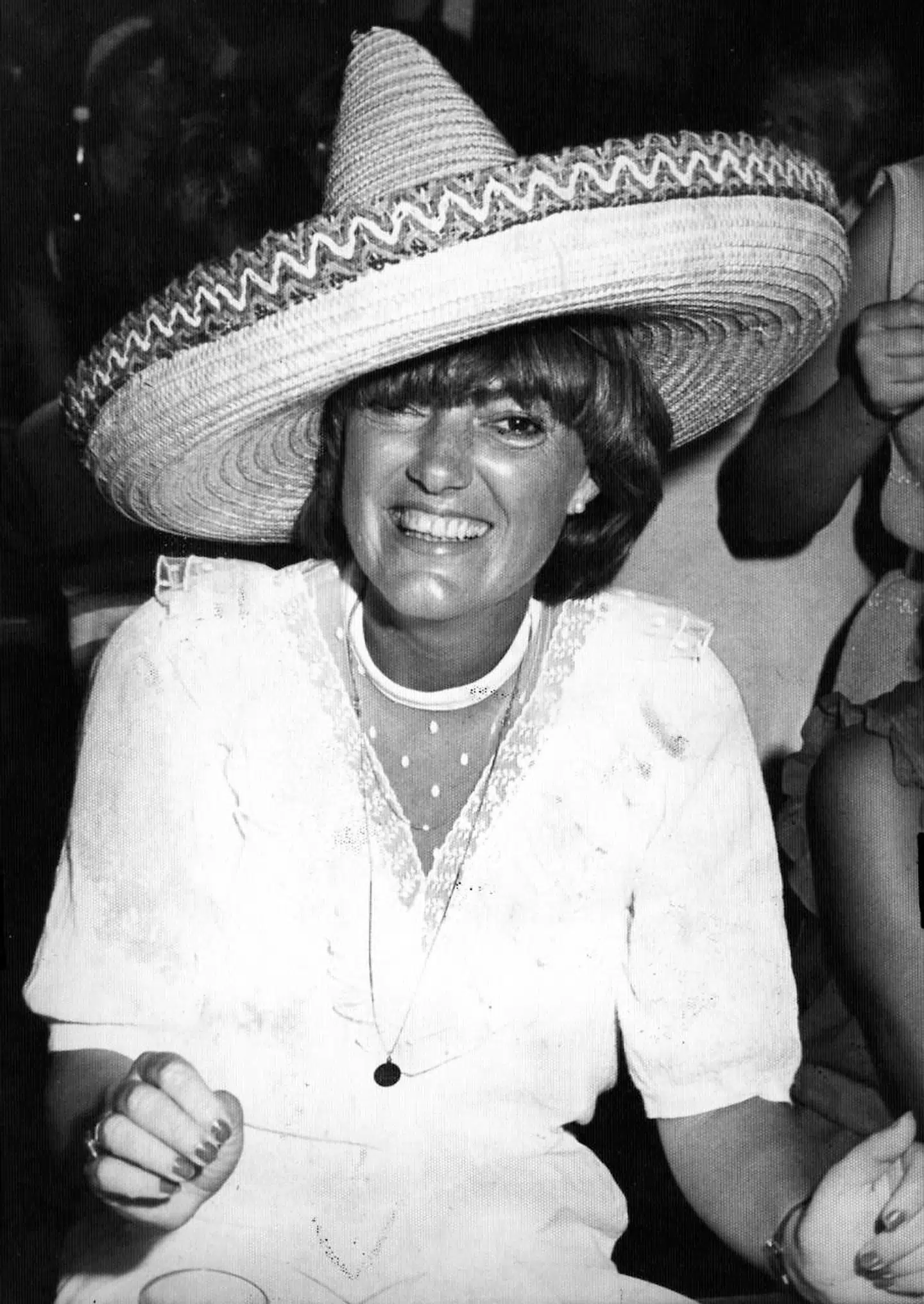 Jane Aamund i festligt lag.