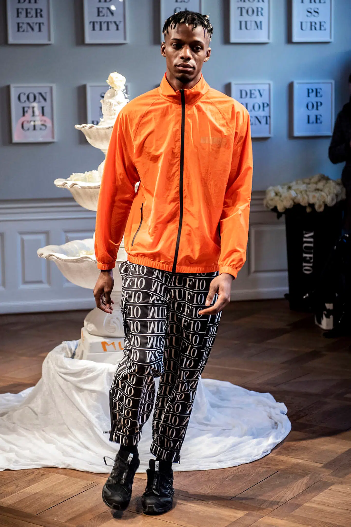 Logomanien er vi færdige med. Stop. Det har vi set.