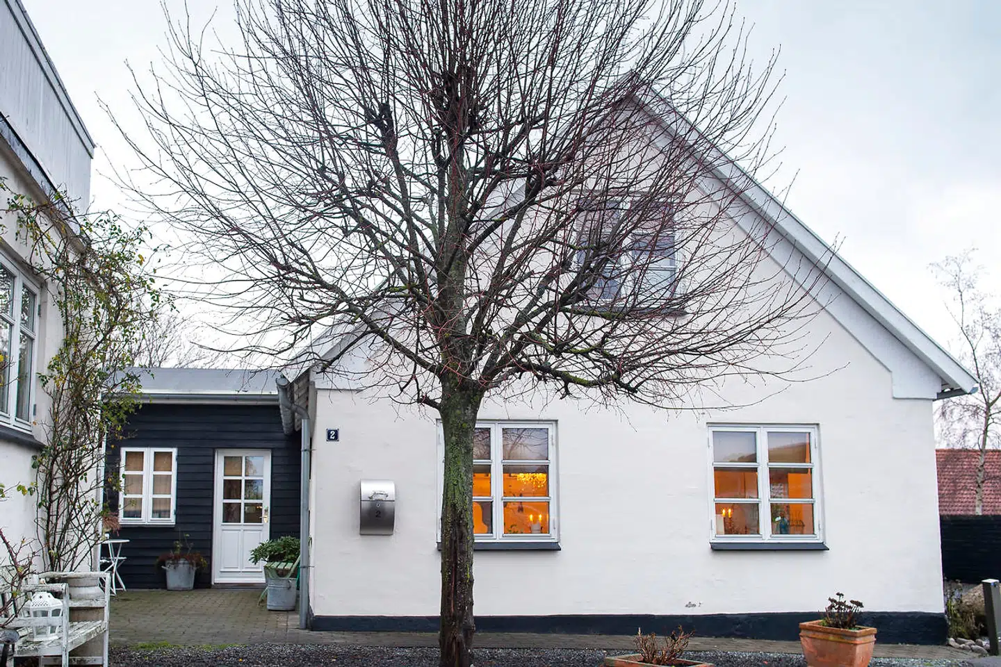 Anette Worcks nye hus i Helsinge er ikke så strømlinet. Det passede desuden Anette Worck perfekt at det, der skulle laves om, mest var af kosmetisk betydning og altså ikke var en større og besværlig renovering.