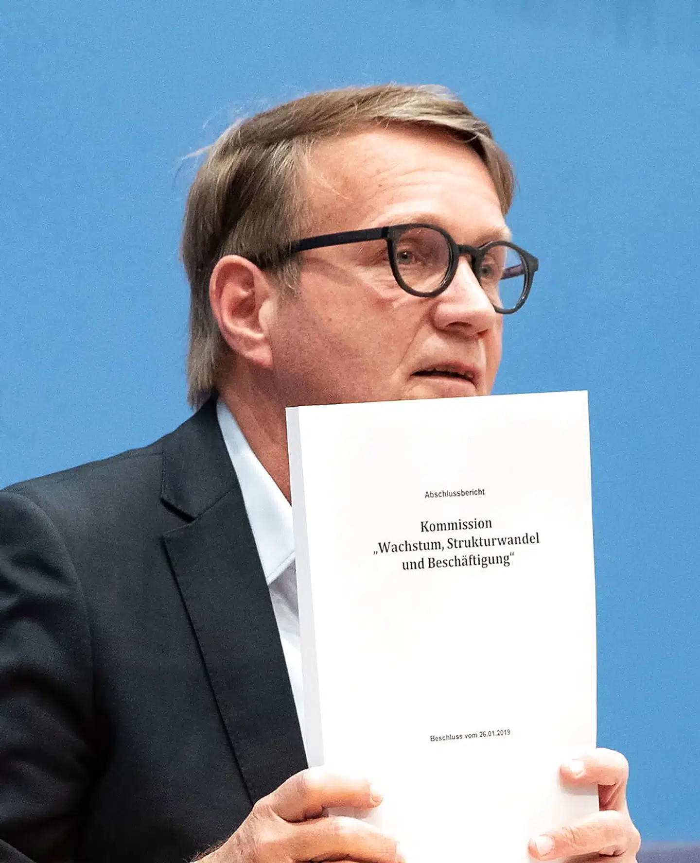 Kulkommissionens formand Ronald Pofalla, der er bestyrelsesformand for de tyske statsbaner og tidligere minister i Angela Merkels regering, betegner udfasningen af kul som en »historisk kraftpræstation«