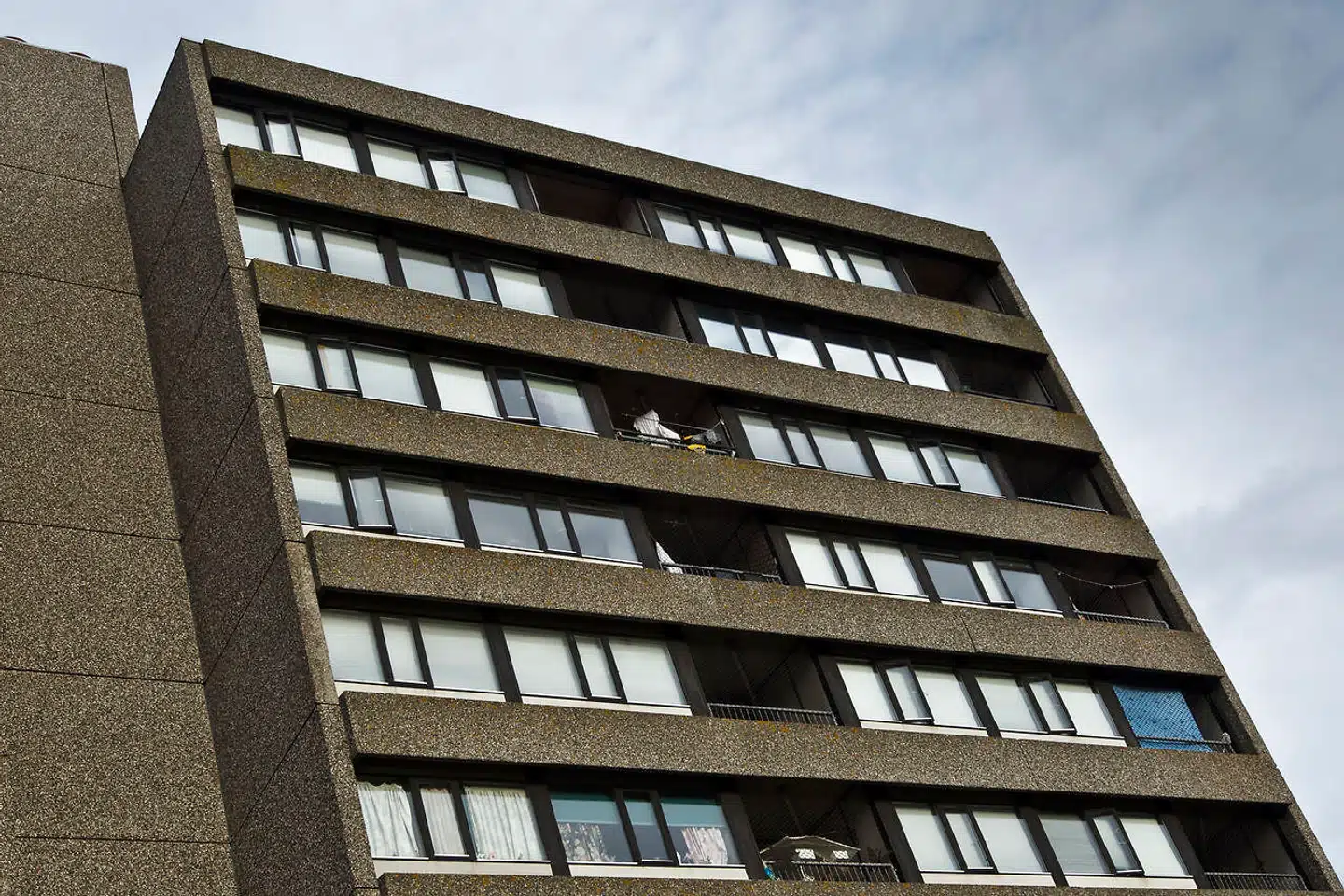 Alene i Vollsmose skal op mod 1.000 boliger rives ned. Men er det den rigtige løsning?