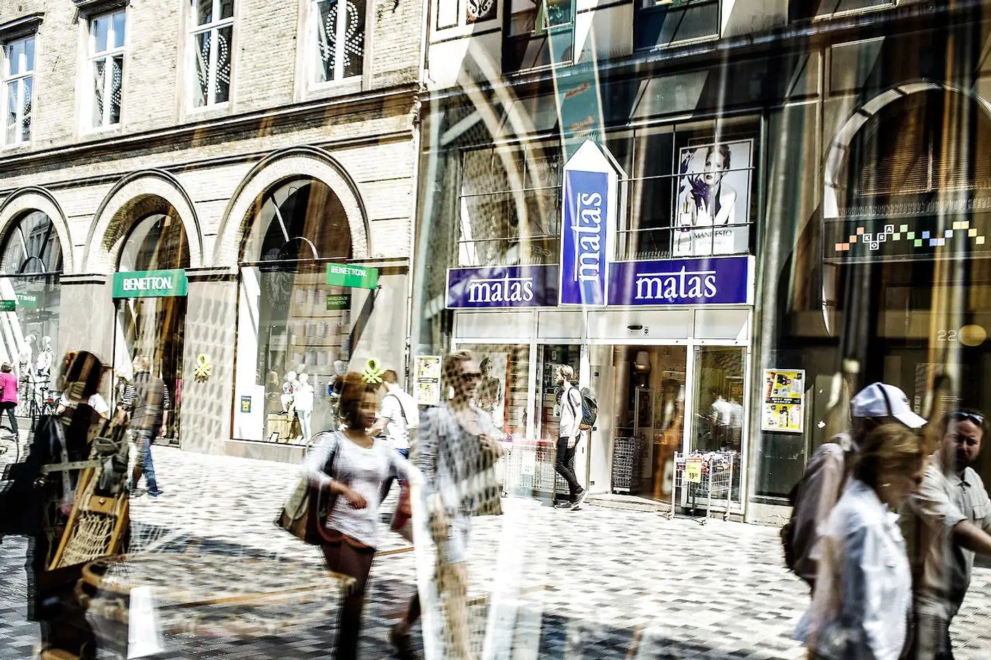 »Det kan godt være, at danmark var et mindre ulige samfund i 1992, men det var også et mindre rigt samfund. En ny OECD-rapport konkluderer, at ALLE indkomstgrupper er blevet rigere. Alle. Det er fantastisk godt, og viser, at velstanden og væksten kommer alle til gode.«