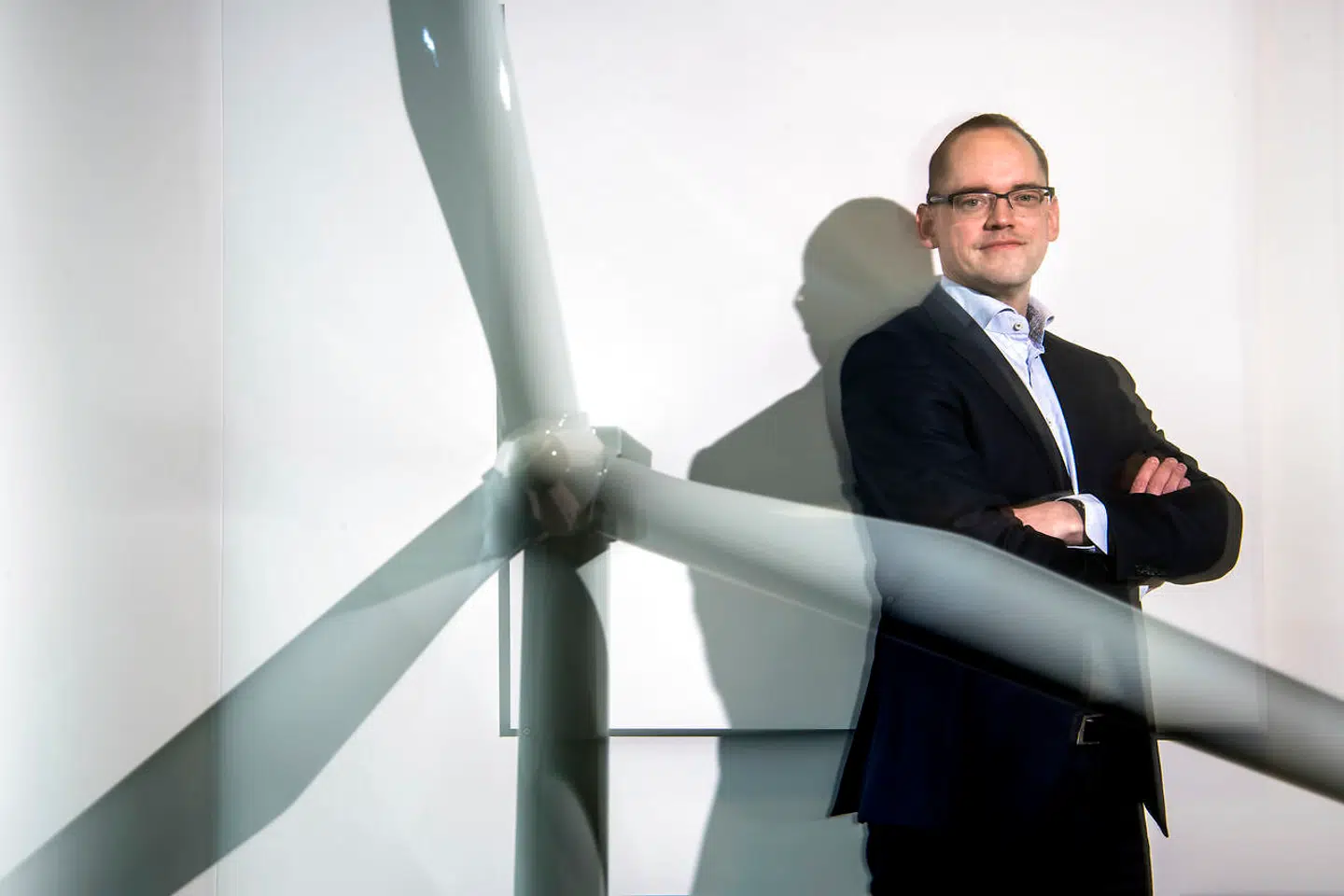 (Arkivfoto) Martin Neubert, koncerndirektør med ansvaret for Wind Power hos Ørsted, forsikrer over for nyhedsbureauet Reuters, at Ørsteds 200 milliarder kr. store investeringsplan for vindmøller frem til 2025 står fast, selvom politikerne har stoppet salget af elforretningen Radius.