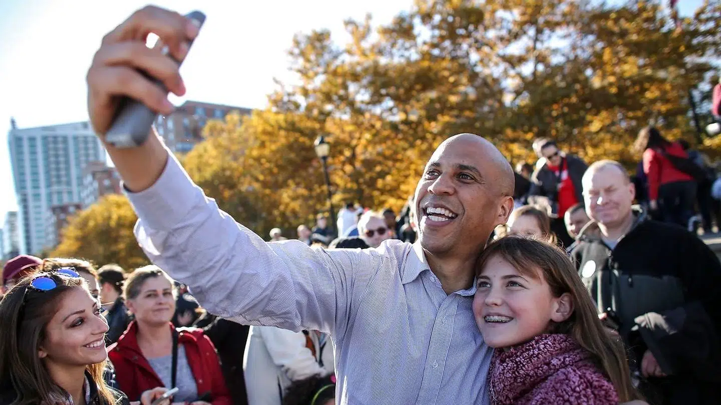 Som afroamerikaner kan senator Cory Booker muligvis tiltrække vigtige minoriteter som sorte og »hispanics«. Foto: Kena Betancur/AFP/Ritzau Scanpix