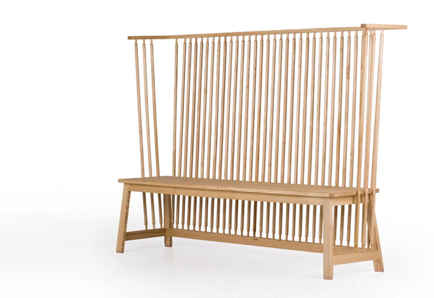 Ilse Crawfords bænk i olieret eg er ifølge Anders Forup et rent mesterværk. Fås hos The Apartment, 20.300 kr.