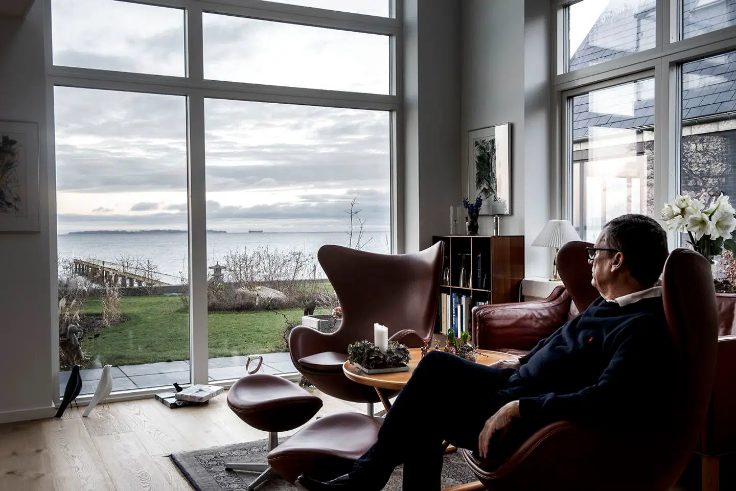 Efter 35 år i samme hus tog det kun Susanne og Arly Christophersen en aften at beslutte sig for at sælge og bygge en moderne villa på en grund med egen strand og badebro i Skotterup ved Snekkersten.