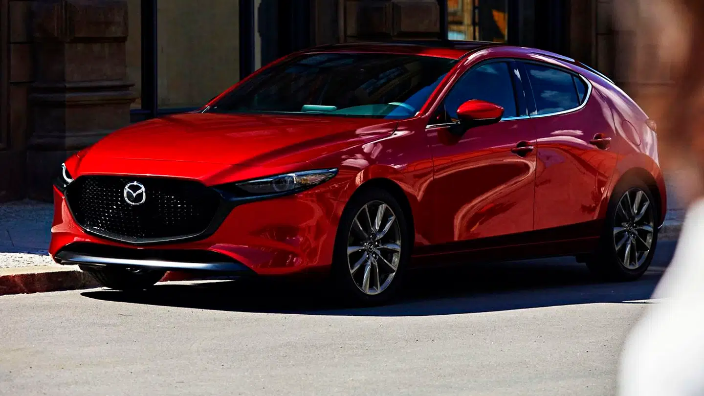 Mazda nye 3'er ser decideret forrygende ud, og den leveres med revolutionerende motorteknologi og masser af udstyr. Introduktionen bliver i løbet af 1. halvår.