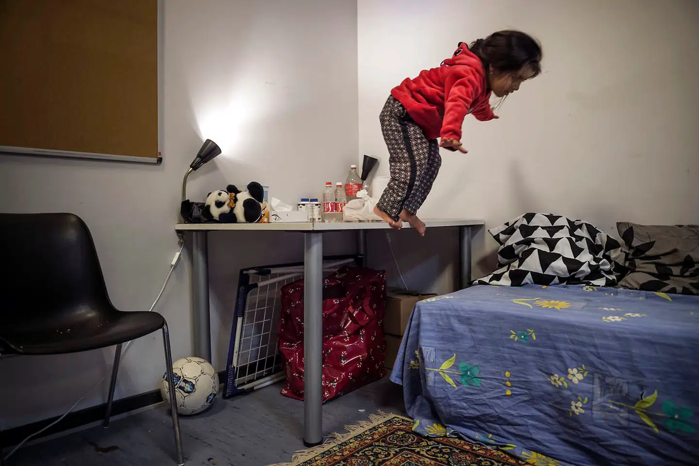 Rokaya på tre år leger.