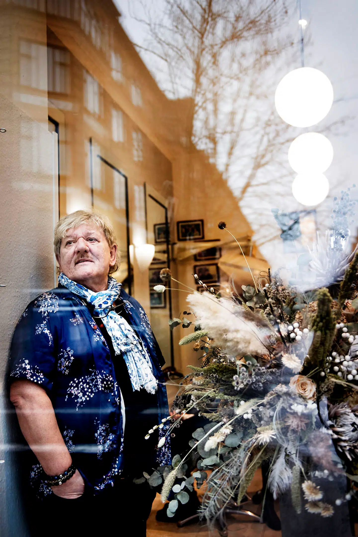 Hvis kroppen kan holde til det, så afviser Tage Frandsen ikke, at han stadig »friserer« til en revy eller to om 10 år.