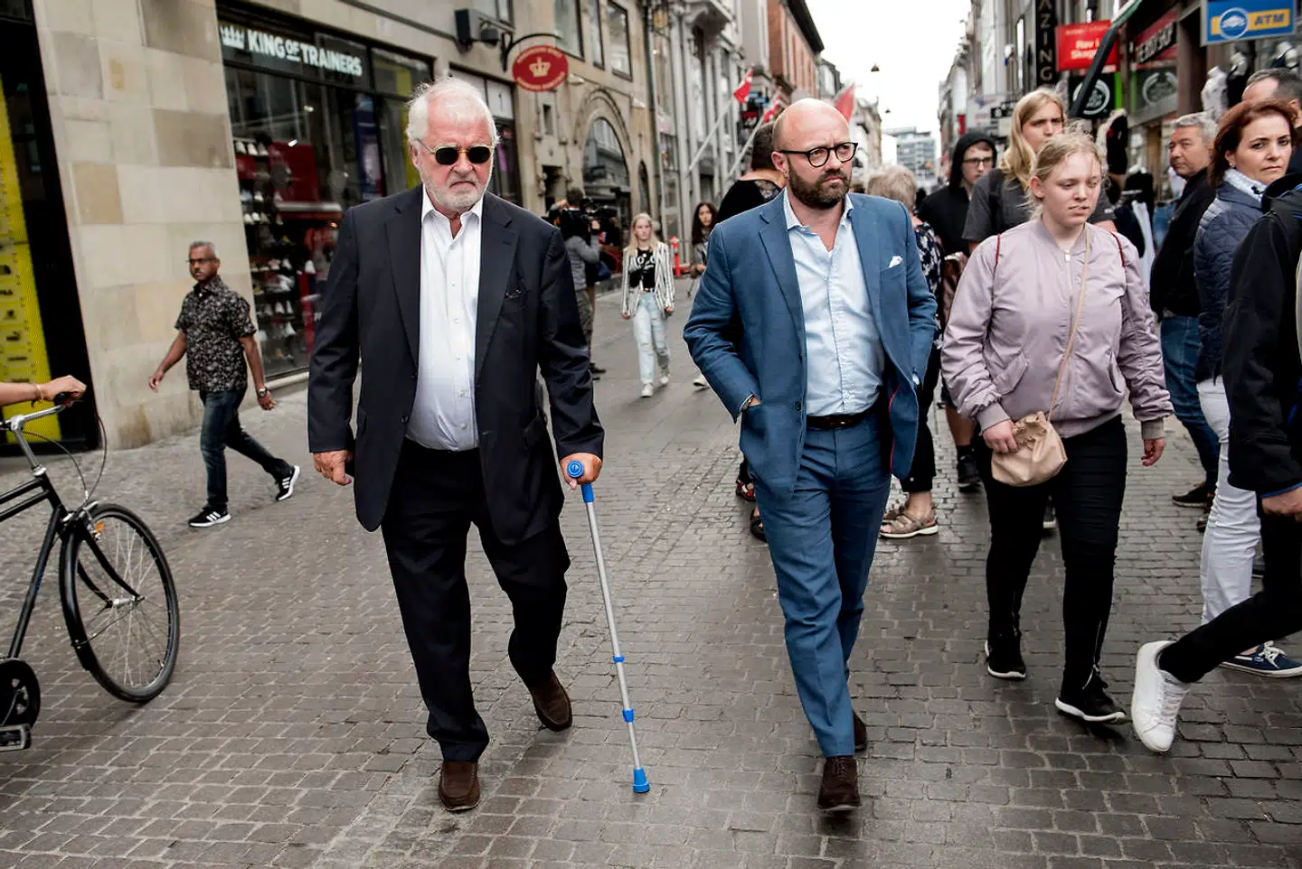 Johan Schlüter efter domsafsigelsen i sagen om svindel med klientmidler. Han fik i juni 2017 fire års betinget fængsel for mandatsvig af særlig grov beskaffenhed. Sagen udløste en bestemmelse om, at tilsynet med advokater, der driver anden erhvervsvirksomhed ved siden af advokatgerningen, skal styrkes.