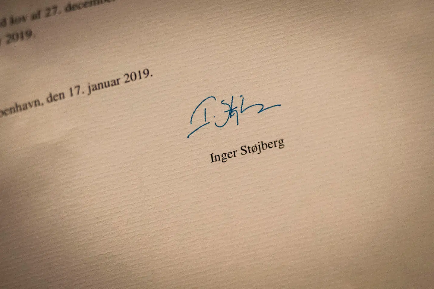 Indtil videre kommer ni nyklækkede statsborgere, der deltog i ceremonien i dag, til at være de eneste, der får et statsborgerskabsbevis med Støjbergs underskrift på.